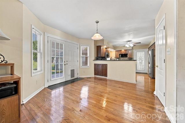 4131 Wandering Lane NE, Hickory, NC 28601