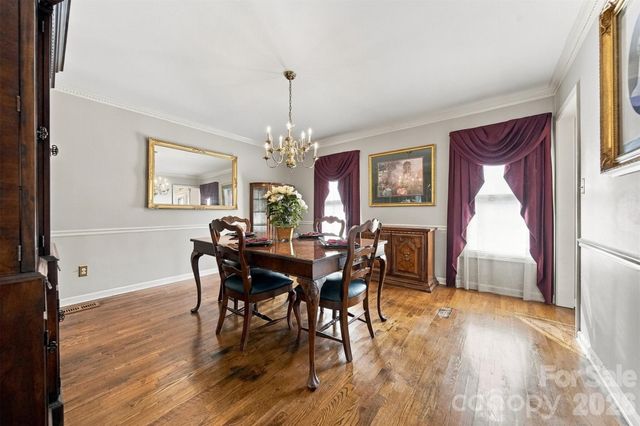 4131 Wandering Lane NE, Hickory, NC 28601