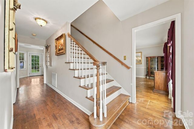 4131 Wandering Lane NE, Hickory, NC 28601
