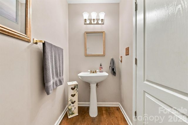4131 Wandering Lane NE, Hickory, NC 28601