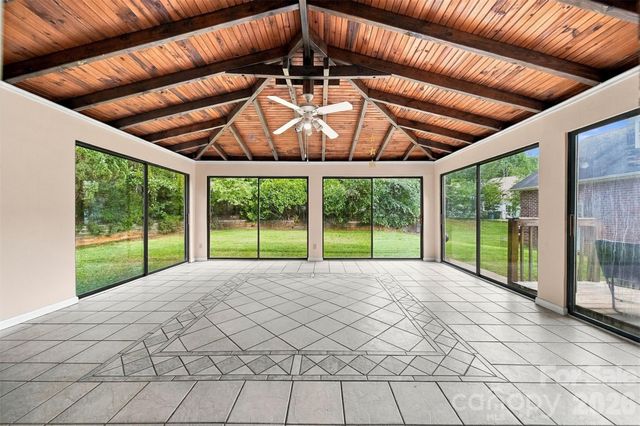 4131 Wandering Lane NE, Hickory, NC 28601