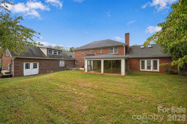 4131 Wandering Lane NE, Hickory, NC 28601