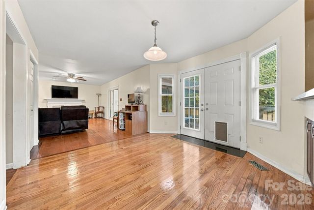 4131 Wandering Lane NE, Hickory, NC 28601
