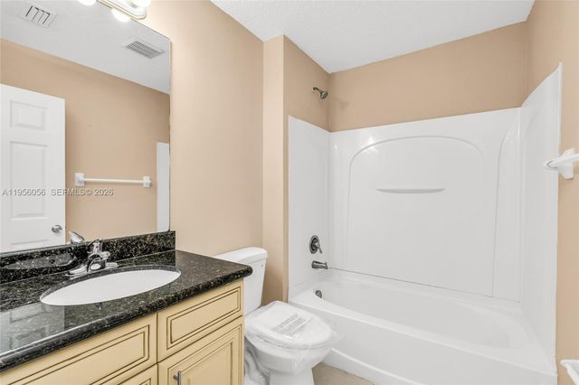 1001 SW 15th St, Deerfield Beach, FL 33441