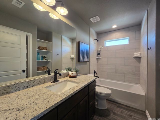 1746 BLUERIDGE DR, Canyon Lake, TX 78133