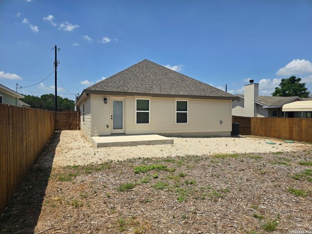 1746 BLUERIDGE DR, Canyon Lake, TX 78133