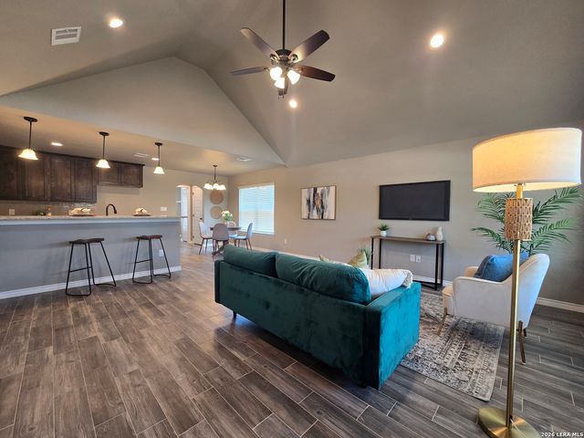 1746 BLUERIDGE DR, Canyon Lake, TX 78133