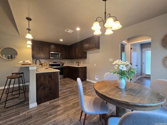 1746 BLUERIDGE DR, Canyon Lake, TX 78133