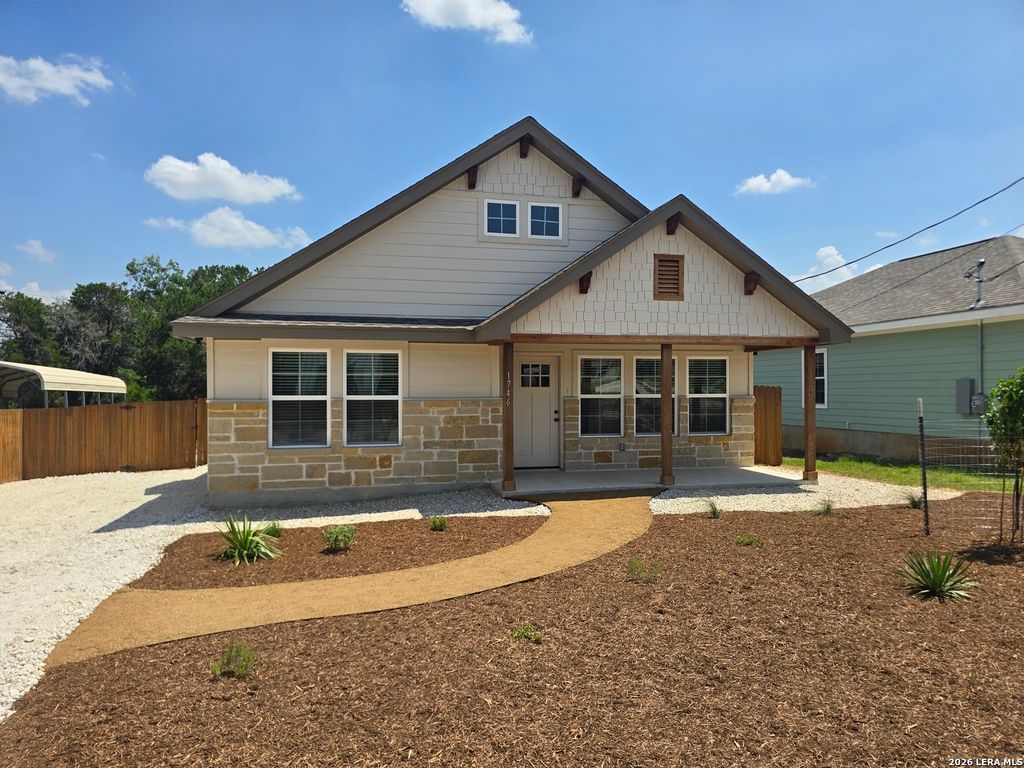 1746 BLUERIDGE DR, Canyon Lake, TX 78133