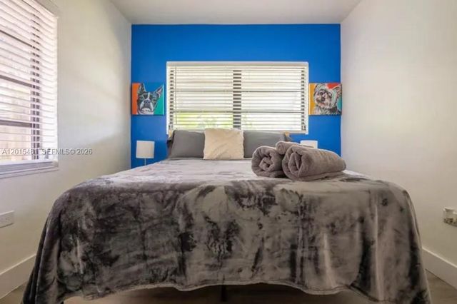 1815 NE 154 St, North Miami Beach, FL 33162