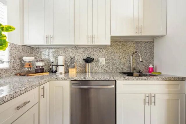 1815 NE 154 St, North Miami Beach, FL 33162