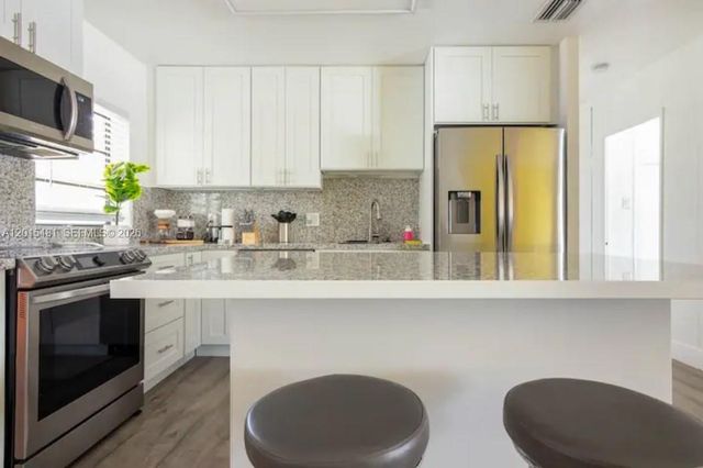 1815 NE 154 St, North Miami Beach, FL 33162