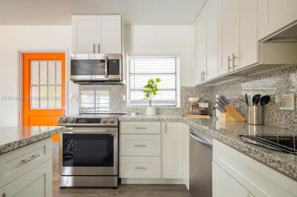 1815 NE 154 St, North Miami Beach, FL 33162