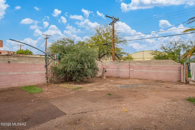 4833 E 23rd Street, Tucson, AZ 85711