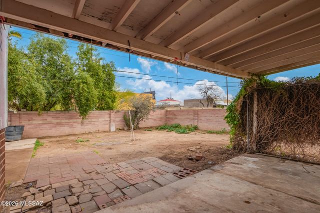 4833 E 23rd Street, Tucson, AZ 85711