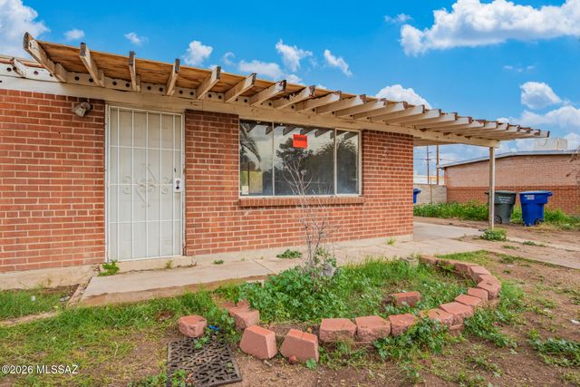 4833 E 23rd Street, Tucson, AZ 85711