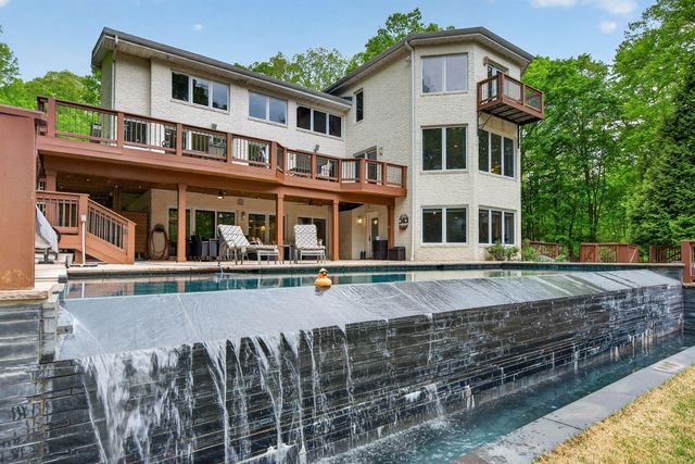 4496 OCCOQUAN VIEW CT, Woodbridge, VA 22192