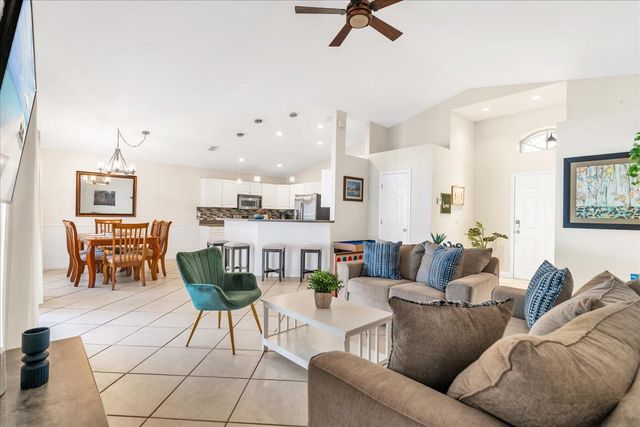 111 PINEWOOD DRIVE, Davenport, FL 33896