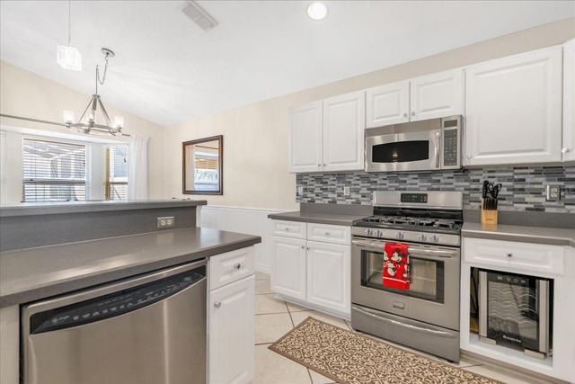 111 PINEWOOD DRIVE, Davenport, FL 33896