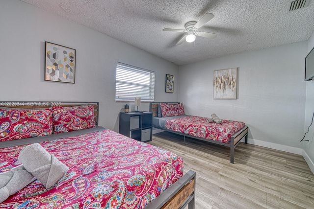 7620 SW 21st St 7620, Miami, FL 33155