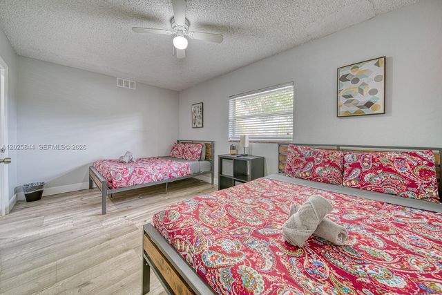 7620 SW 21st St 7620, Miami, FL 33155