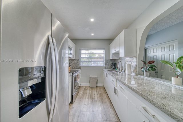 7620 SW 21st St 7620, Miami, FL 33155