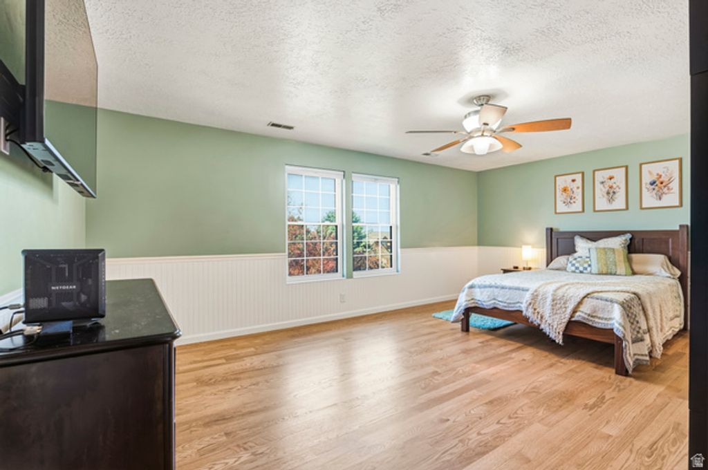 Image 15 of property listing at 674 E 3525 N, North Ogden, UT 84414