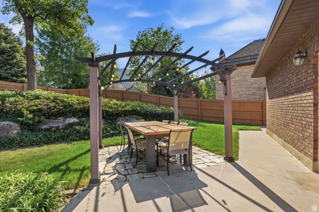 Image 30 of property listing at 674 E 3525 N, North Ogden, UT 84414