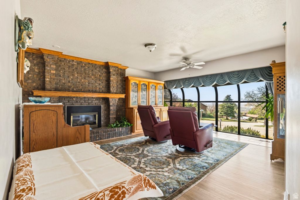 Image 6 of property listing at 674 E 3525 N, North Ogden, UT 84414