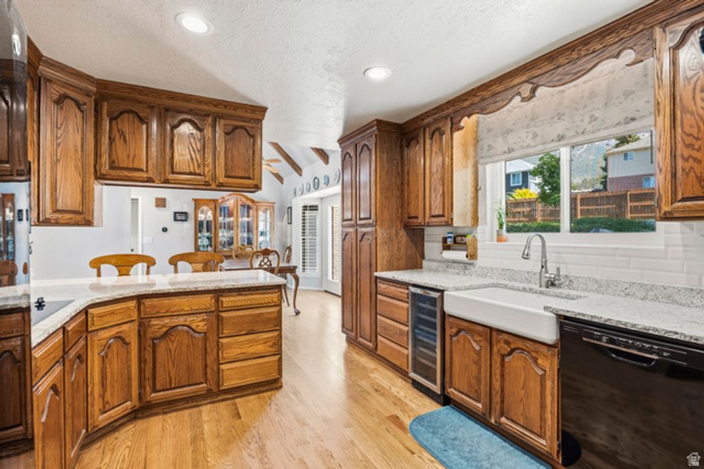 Image 9 of property listing at 674 E 3525 N, North Ogden, UT 84414
