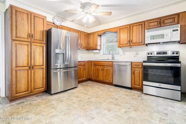 2316 Stannye Dr, Louisville, KY 40222