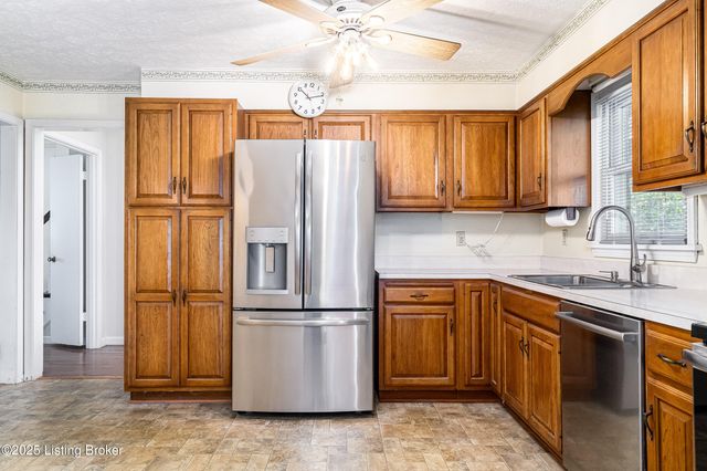 2316 Stannye Dr, Louisville, KY 40222