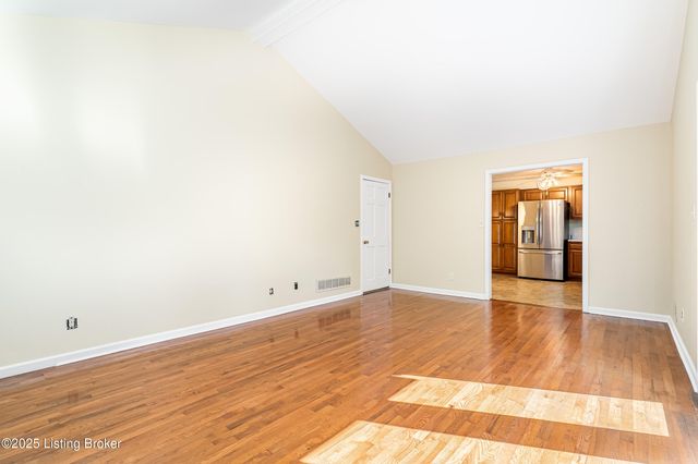 2316 Stannye Dr, Louisville, KY 40222