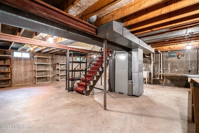 2316 Stannye Dr, Louisville, KY 40222