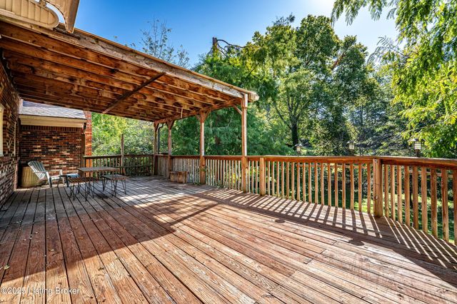 2316 Stannye Dr, Louisville, KY 40222