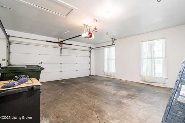 2316 Stannye Dr, Louisville, KY 40222