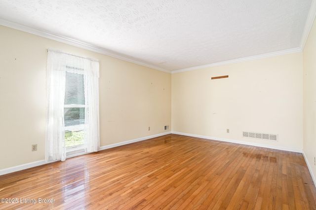 2316 Stannye Dr, Louisville, KY 40222