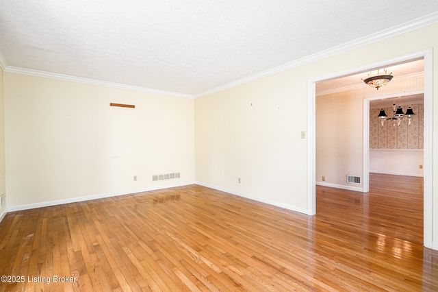 2316 Stannye Dr, Louisville, KY 40222