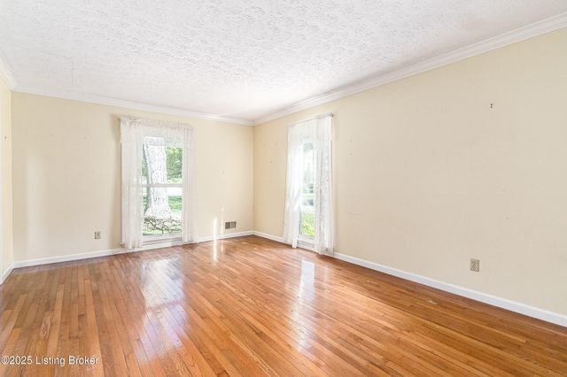 2316 Stannye Dr, Louisville, KY 40222