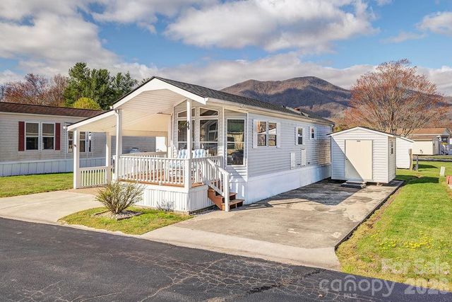 78 Strollers Lane, Waynesville, NC 28785
