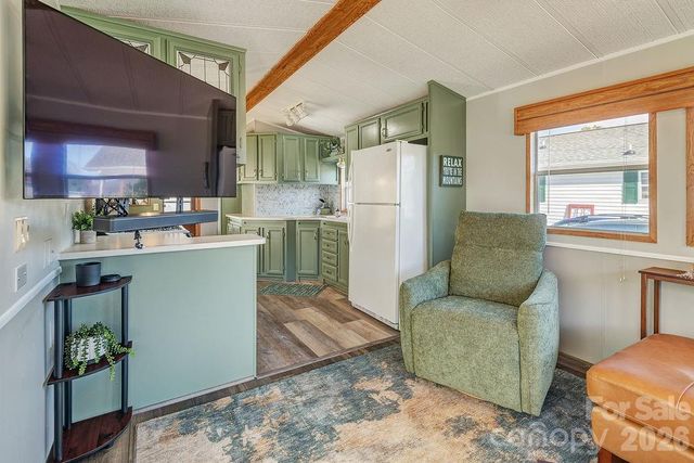 78 Strollers Lane, Waynesville, NC 28785