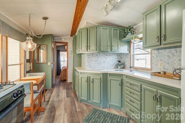 78 Strollers Lane, Waynesville, NC 28785