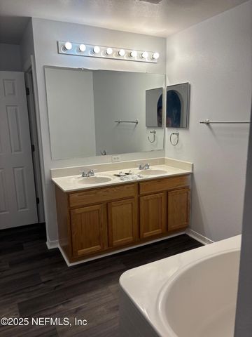 7086 SHADY PINE Court, Jacksonville, FL 32244