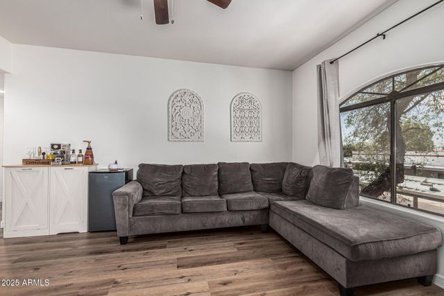10030 W INDIAN SCHOOL Road 255, Phoenix, AZ 85037