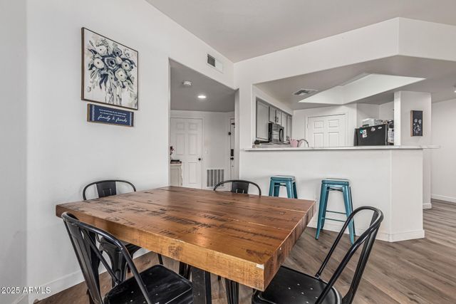 10030 W INDIAN SCHOOL Road 255, Phoenix, AZ 85037