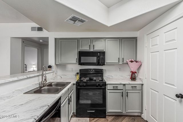10030 W INDIAN SCHOOL Road 255, Phoenix, AZ 85037