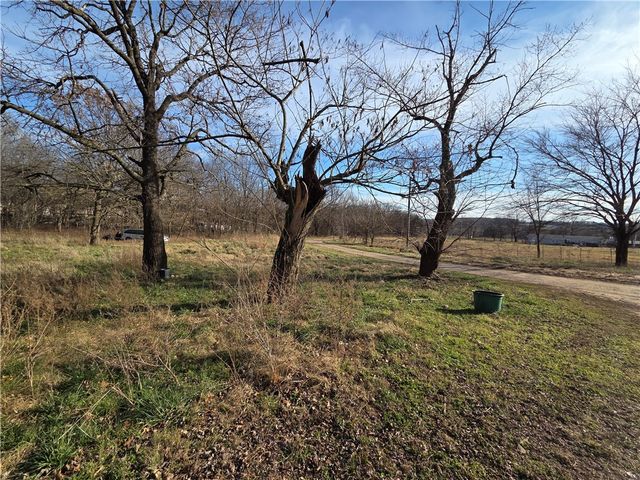 10537 Roundhill Road, Lincoln, AR 72744