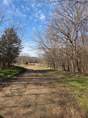 10537 Roundhill Road, Lincoln, AR 72744