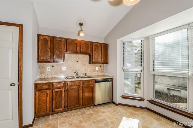 628 Bugle Run Drive, Florissant, MO 63034