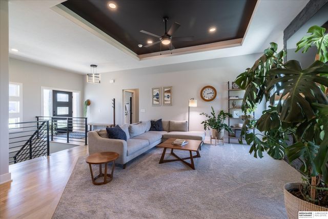 18620 Grand Avenue, Elkhorn, NE 68022